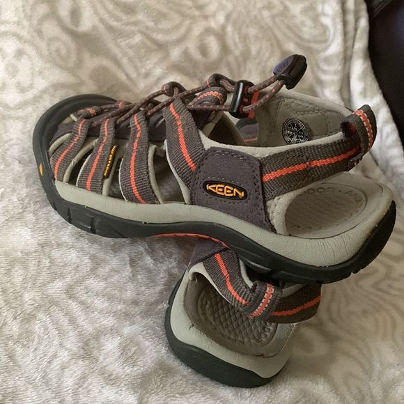 KEEN  anatomic sandals - Picture 7 of 12